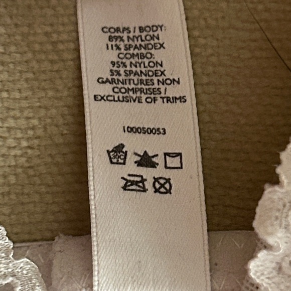 Garage White Floral Lace Bralette with Adjustable Straps, size M - Picture 3 of 4